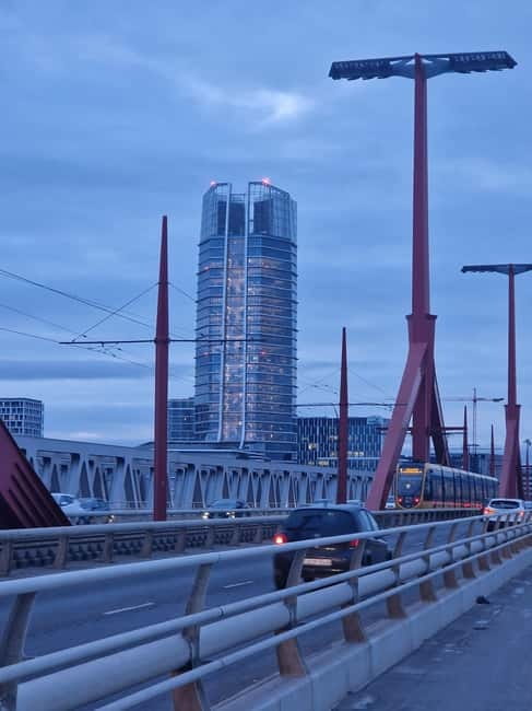 Budapest: Past & Future Tour with Unicum Tasting & MOL Visit - Visit to the Zwack Unicum Factory and Liqueur Tasting