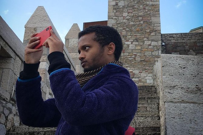 Budapest Photo Walks - Capturing the Parliament from Batthyány Square