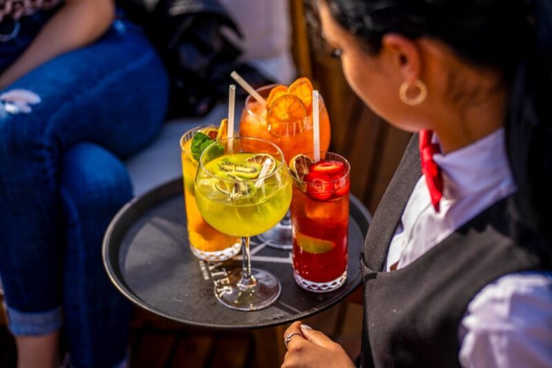 Budapest: Premium Sightseeing Cruise with Tokaj Frizzante - Practical Aspects and Accessibility