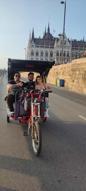 Budapest: Private 3 hours Electric Rickshaw Tour with Coffee - The Guide from AlexRiksa: Knowledge and Personal Approach