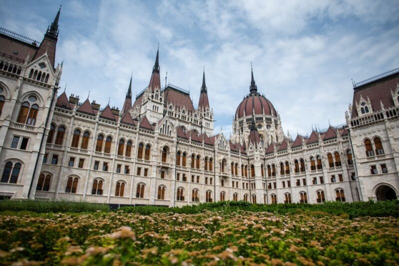 Budapest: Private 4-Hour Walking Tour with a Local - Who Should Consider This Tour