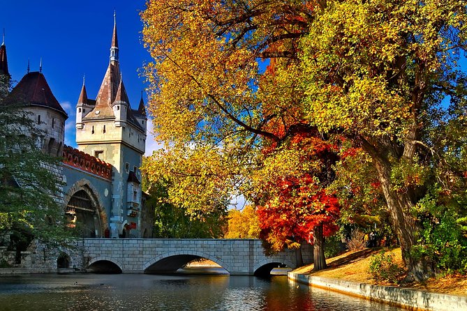 Budapest: Private 4-Hour Walking Tour with a Local - Key Points