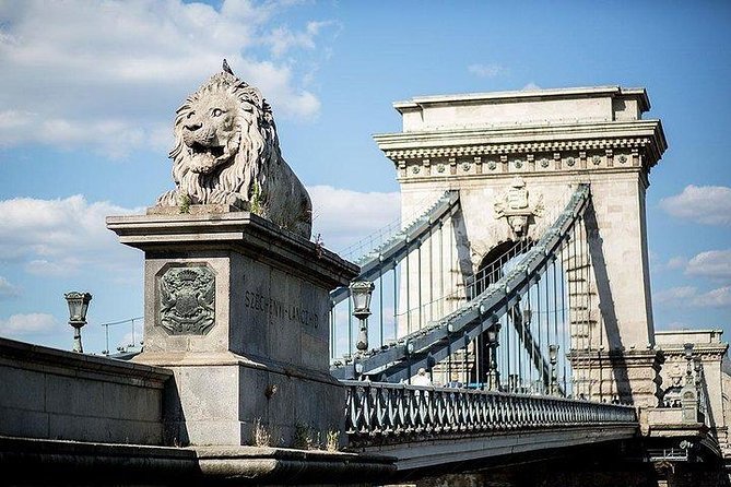 Budapest PRIVATE city tour and FOOD TOUR in Central Market Hall - Key Points