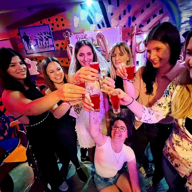 Budapest: Private Cocktail-Making Experience - The Evening Starts with Welcome Drinks