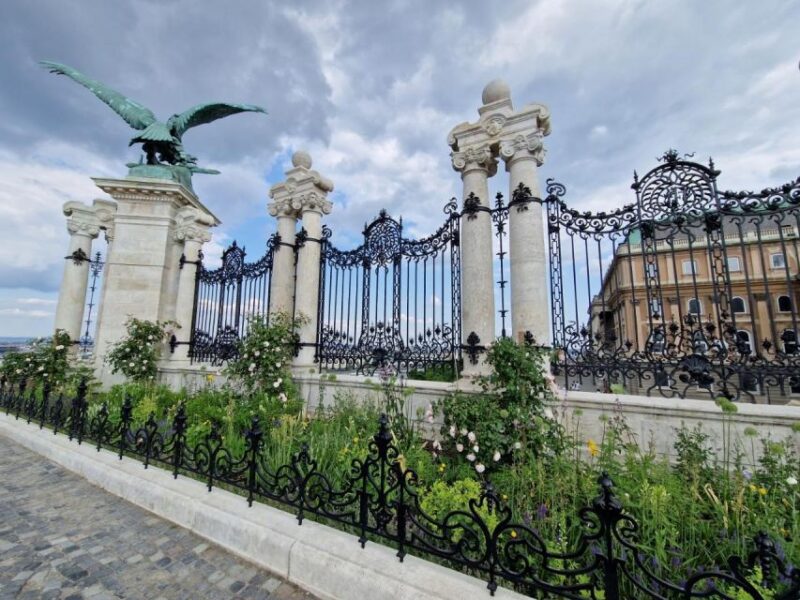 Budapest: private deluxe tour with a native, in Spanish - Exploring Budapest’s Iconic Landmarks in Style