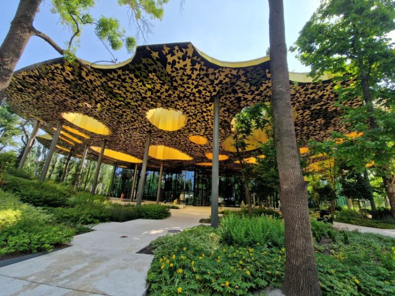 Budapest: private deluxe tour with a native, in Spanish - Learning about Hungarian and Central European Culture