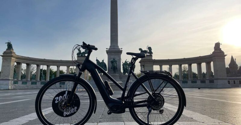 Budapest: Private E-Bike Sightseeing Tour - Cruising Over Bridges and on Scenic Pathways
