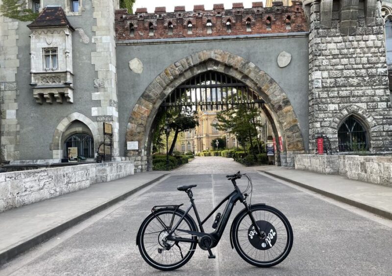 Budapest: Private E-Bike Sightseeing Tour - Discovering Buda’s Sights and Panoramic Views