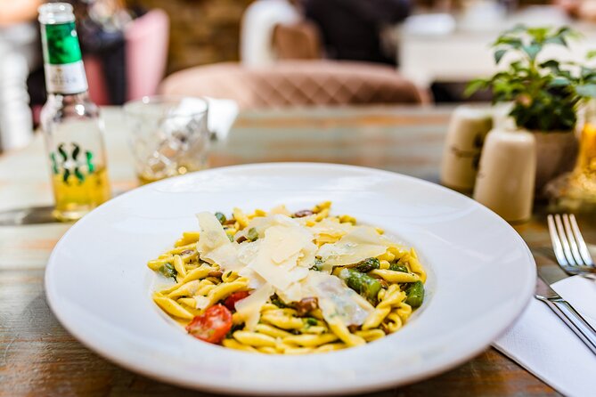 Budapest Private Half Day Tour: Local Highlights & Hidden Gems - Exploring Grand Boulevards and Hidden Courtyards