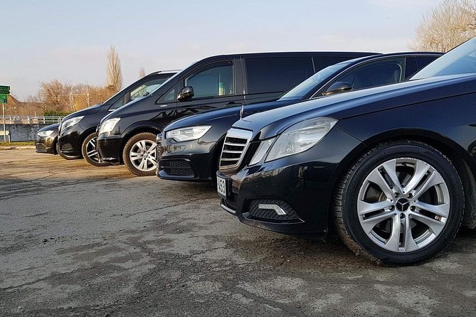 Budapest Private Round Trip Airport Transfer in a Luxury Car - Who Should Consider This Luxury Transfer?