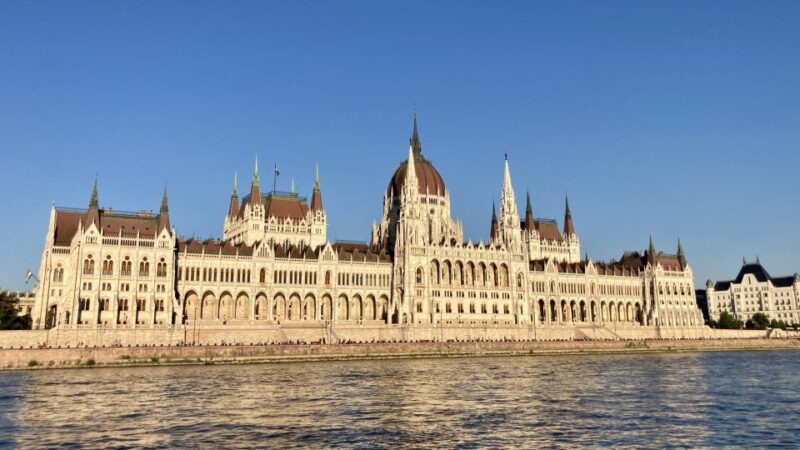 Budapest: Private Sightseeing Tour by car - Convenient Door-to-Door Pickup and Drop-Off in Budapest