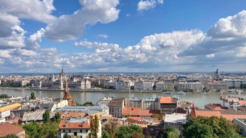 Budapest: private sightseeing tour by public transportation - Visiting Budapest’s Iconic Sights