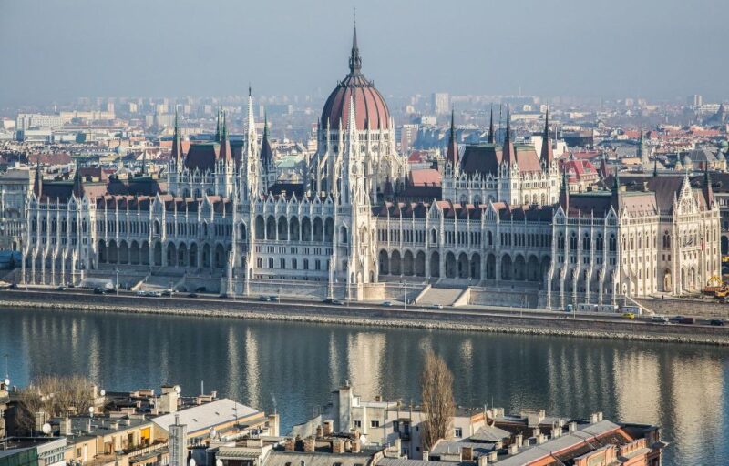 Budapest - Private Tour including Castle visit - The Zero Kilometer Stone: Where All Roads Begin