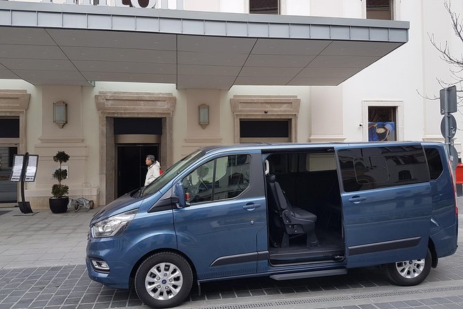 Budapest Roundtrip Private Airport Transfer - Vehicle Options and Capacity