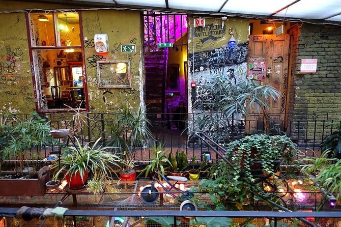 Budapest Ruin Bars Evening Walking Tour with Drinks & Street Food - Who Should Consider This Tour?