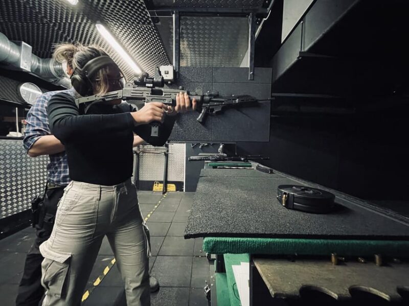 Budapest: Shooting Experience for Couples, The Perfect Date - Inside the Shooting Range: A Climate-Proof Venue