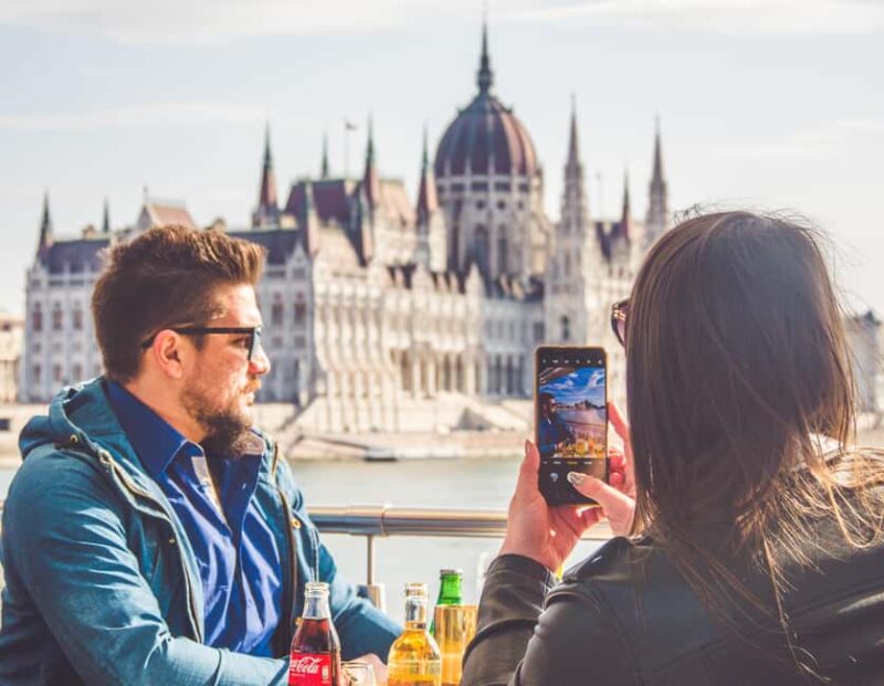 Budapest Sightseeing Cruise with Welcome Drink - Tips for the Best Experience