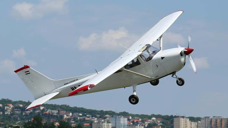 Budapest Sightseeing Flight with Cessna C172 - Departing from Budaörs Airport for an Elevated Budapest View