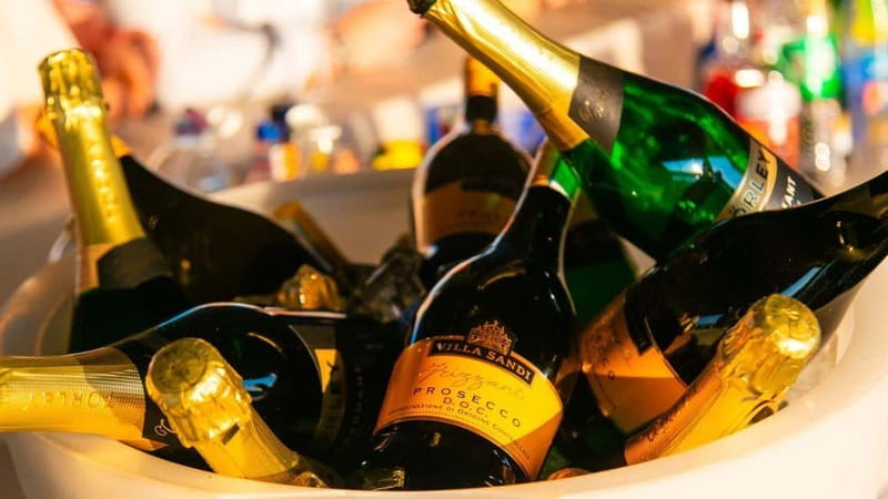 Budapest: Sip and Sail River Cruise with Unlimited Prosecco - The Route: From the Parliament to Gellert Hill