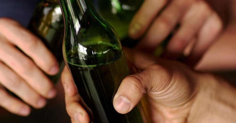 Budapest: Stag Party Boat with Beer and Wine - What Drinks Are Included and Additional Options