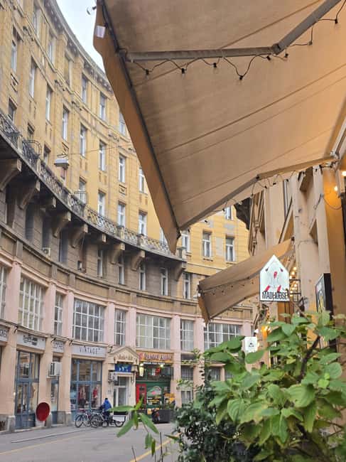 Budapest Street Food & Secrets Tour with Hidden Speakeasy - Starting Point and Meeting Details