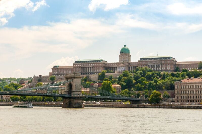 Budapest: Summer Brunch & Cruise with Prosecco or Cake - Key Points