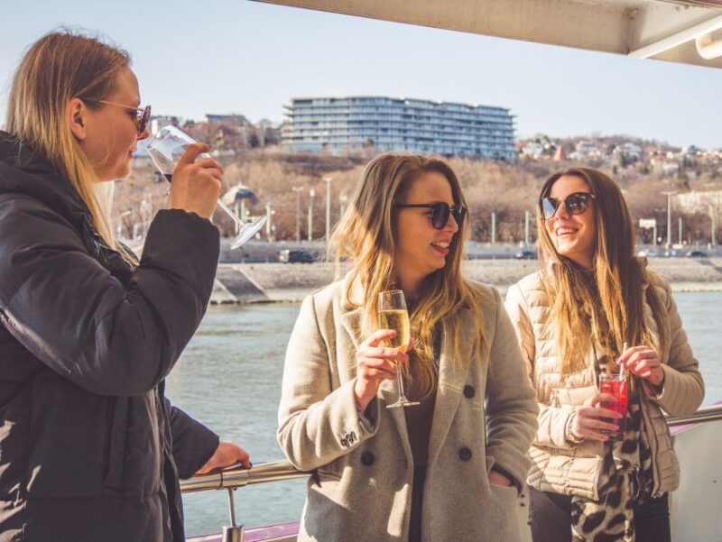 Budapest: Sunset Cocktail Cruise - Who Will Love This Sunset Cocktail Cruise?
