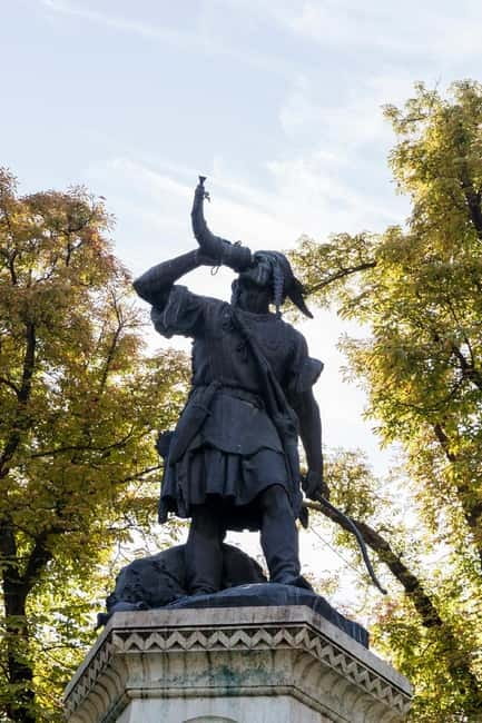 Budapest Thermal Baths Tour & Folk Music Performance - The Folk Music Performance and Cultural Touchstone