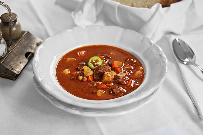 Budapest TukTuk Private Tour with Goulash Soup in the Downtown - Budapest Tuk Tuk Private Tour: Who Will Appreciate It?