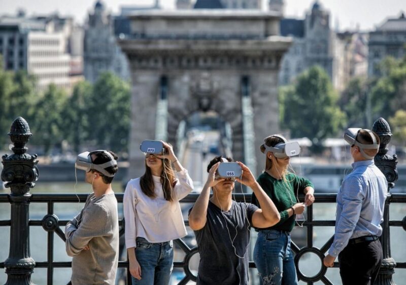 Budapest: Virtual Reality Tour in 8 Languages - The Spectacular View from the Castle and Royal Palace