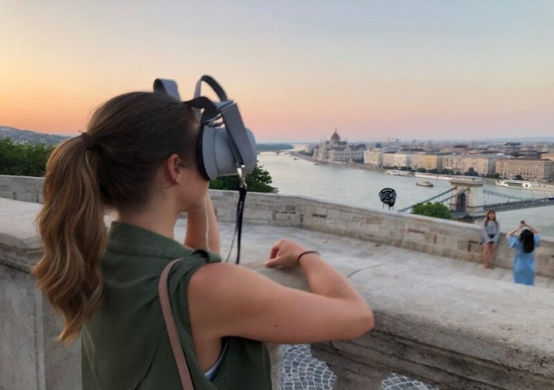 Budapest: Virtual Reality Tour in 8 Languages - How the VR Stops Bring History to Life