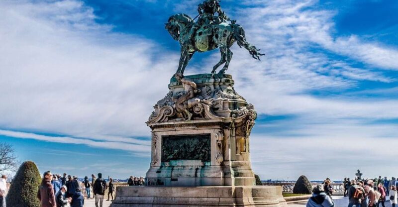Budapest: Walking Tour in German - Starting Point in Front of Saint Stephen’s Basilica