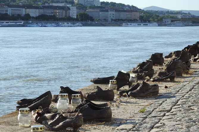 Budapest walking tour: Parliament and Shoes Memorial - Discover Budapest’s Most Memorable Landmarks for Just $2.84