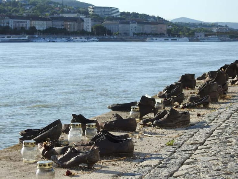 Budapest: Walking Tour to the Shoes Memorial and Parliament - Key Points