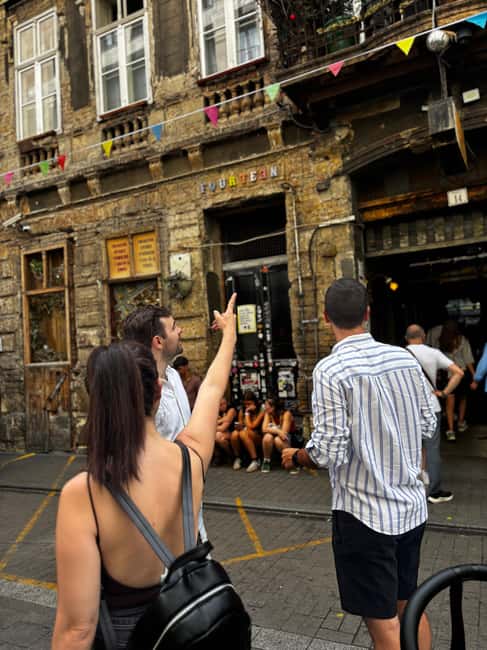 Budapest: Walking Tour with Chimney Cake & Polaroid Photos - Visiting St. Stephen’s Basilica and the Hungarian Parliament from Outside