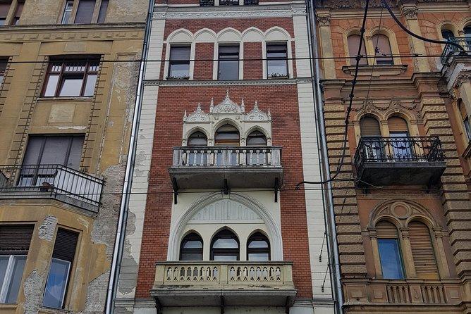 Budapest Walking Tour with Your Private Guide: 20+ Highlights - Strolling Along Andrassy Avenue to the Budapest Eye and Danube Fountains