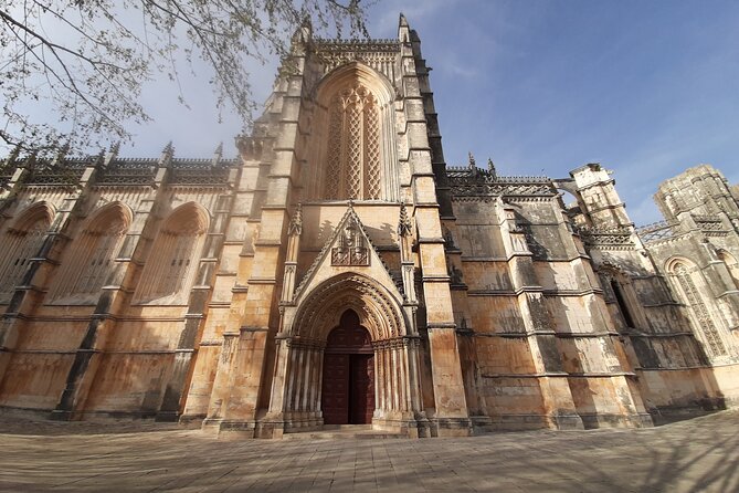 Buddha Eden Park, Grutas Moeda, Fátima, Batalha, Nazaré, Óbidos - Fátima Sanctuary: A Major Catholic Pilgrimage Site