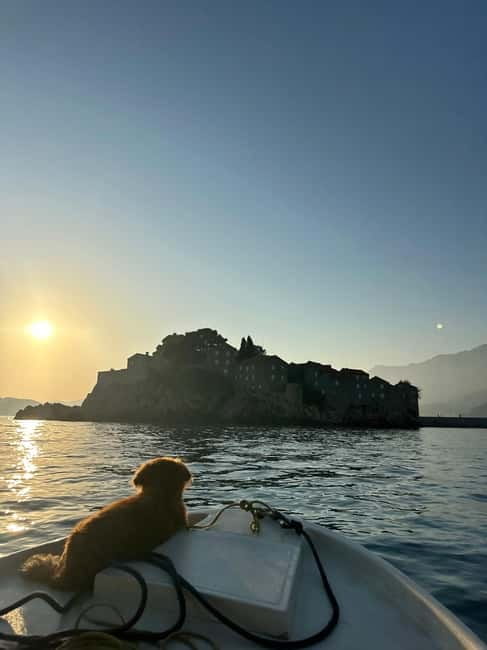 Budva: Private 5 hour boat trip: Beach hopping tour - Visiting St. Nicholas Island and Sveti Stefan