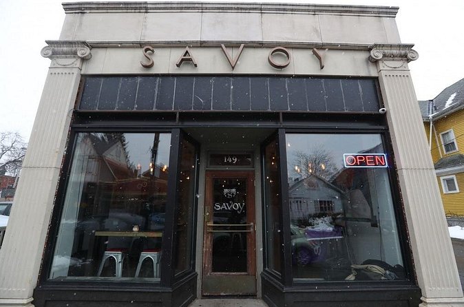 Buffalo Bar Hunt: Buffalo Ballin' - The Guide and Group Dynamics