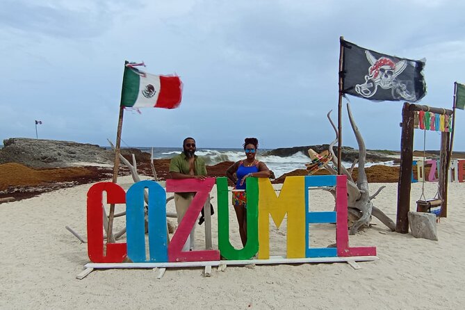 Buggy tour of the bars of Cozumel, Mexico - Enjoying Live Music and Local Vibe at Bar la Gitana