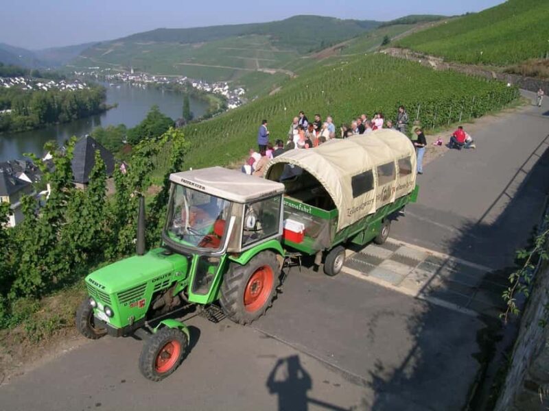 Bullay: Boat and covered wagon ride Bullay - Zell - Bullay - Starting the Tour in Bullay at the Landing Stage