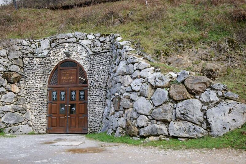 Bulnes: Excursion with funicular and Cabrales cheese cave in the Picos de Europa - Overall Value and Experience Quality
