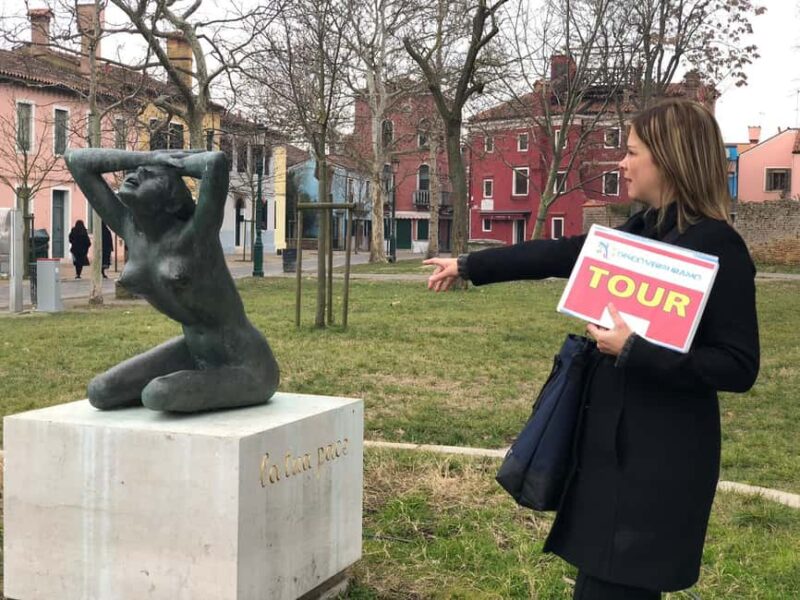 Burano: a walk through the hidden corners of Burano with a local guide - Starting Point and Meeting Details in Burano