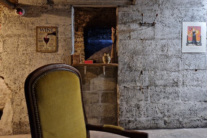 Burgundy Wines Masterclass in Dijon - Burgundys Regions, Grape Varieties, and Labels