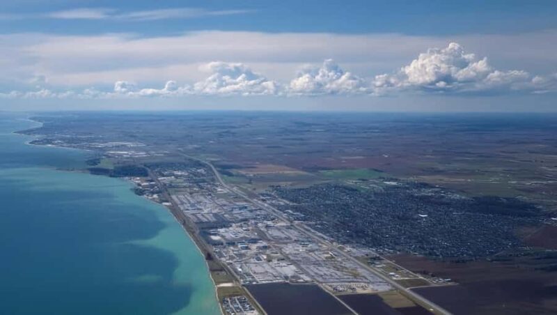 Burlington: Niagara Falls Scenic Flight Experience - Scenic Highlights: Lakes, Vines, and Countryside