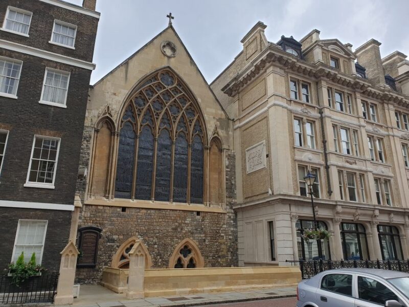 Burnings, Butchery & Black Death: London's Bloody Past - The Guide’s Style: Combining Facts, Myths, and Humor