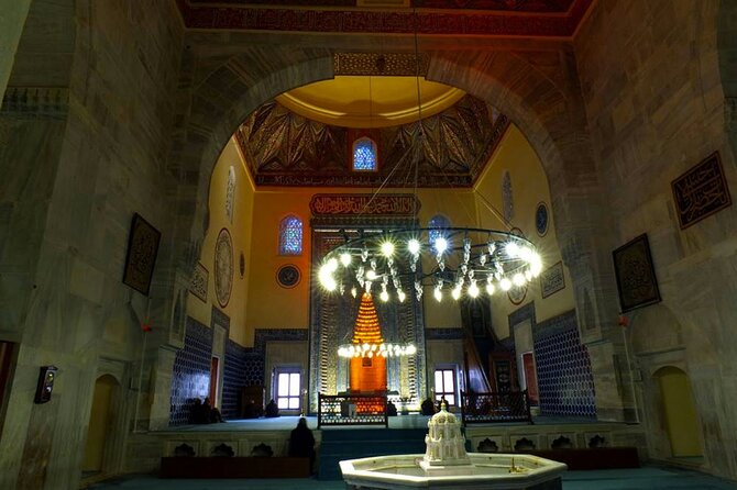 Bursa Uluda Mountain Tour From Istanbul w/Lunch & Hotel Transfer - Visiting the Ulu Camii and Osmangazi Turbesi