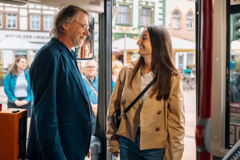 Bus tour through Erfurt's old town - Practical Details: Meeting Point and Accessibility
