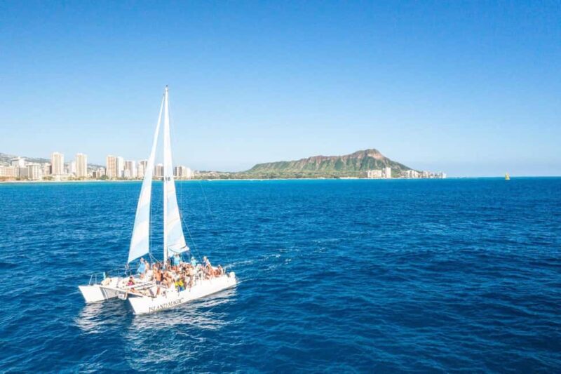 BYOB Weekend Sightseeing Sail towards Diamond Head - The Scenic Route Toward Diamond Head