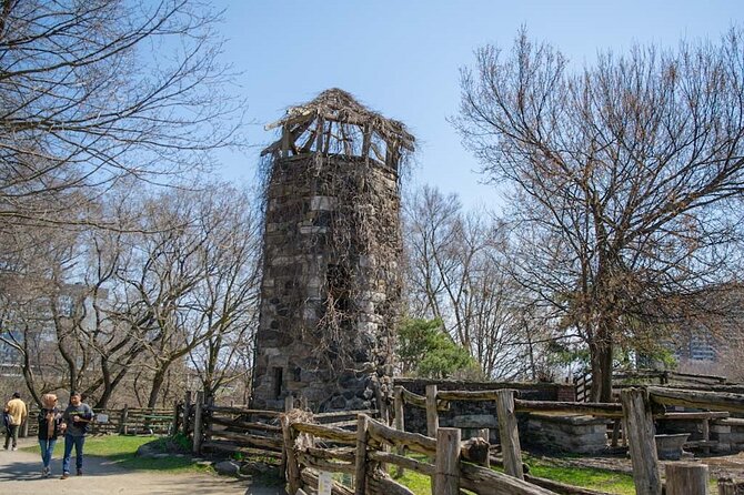 Cabbagetown In Colour: A Walking Tour of Toronto - Experience Logistics: Meeting Points and Group Size
